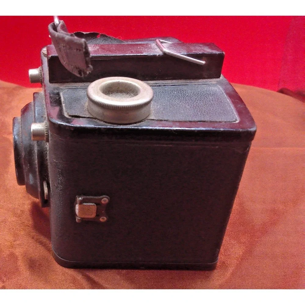 Vintage Kodak Brownie Flash Six-20 Vintage Camera Untested BN10